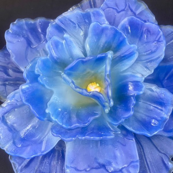 Sapphire Full-Bloom Glass Flower