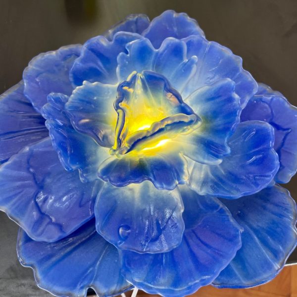 Sapphire Full-Bloom Glass Flower